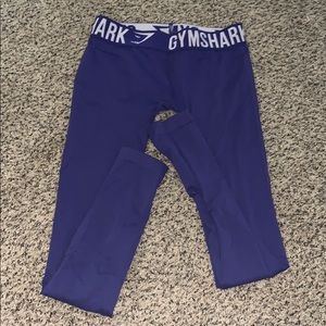 Gym shark leggings